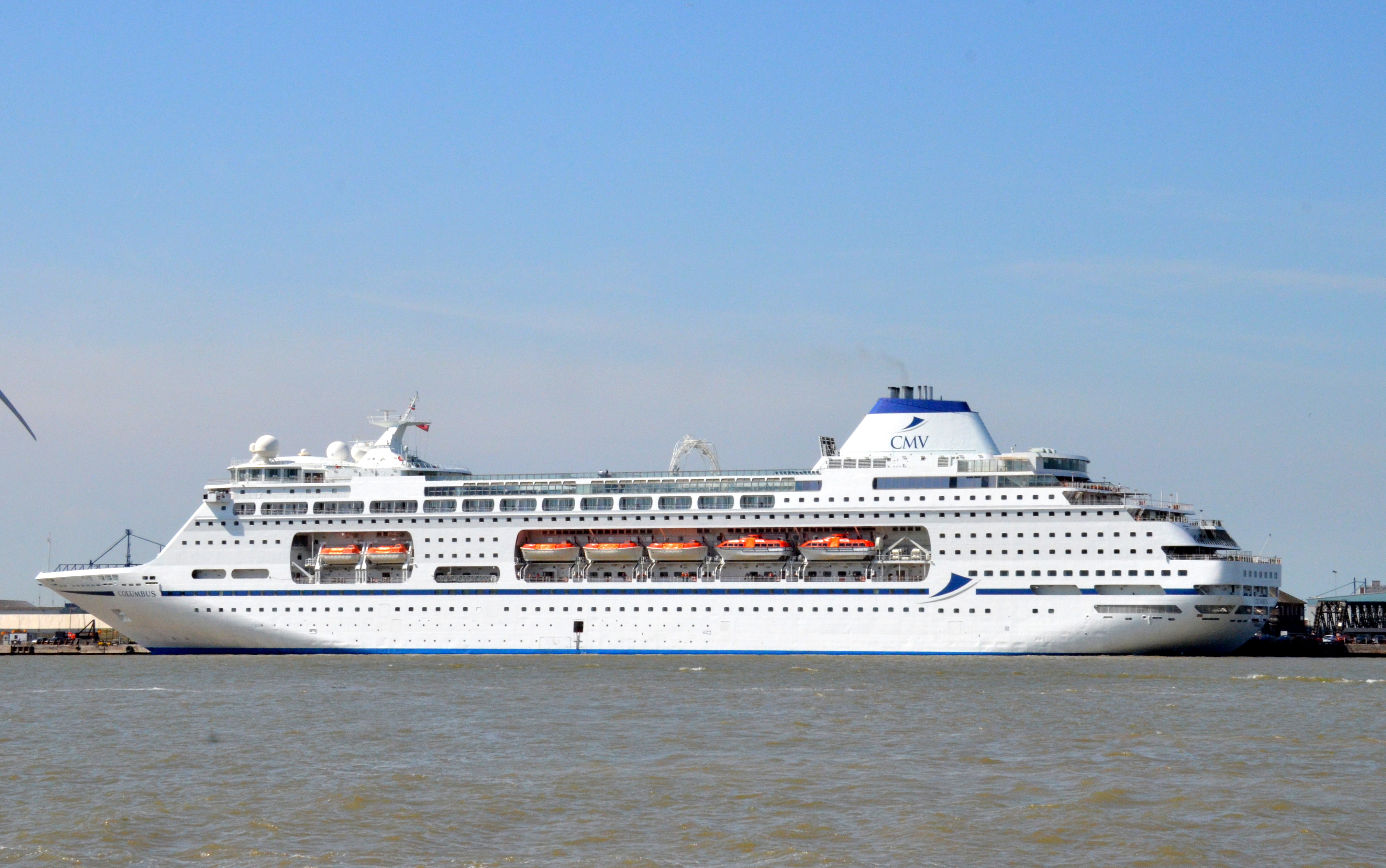 COLUMBUS leaving Tilbury Cruise ships Tilbury and Chadwell Memories COLUMBUS leaving Tilbury Cruise ships Tilbury and Chadwell Memories